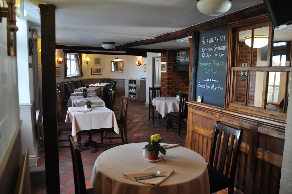 The Crown Inn Benson Buitenkant foto