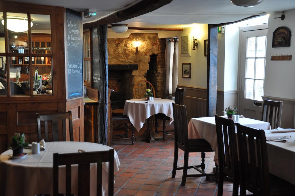 The Crown Inn Benson Buitenkant foto